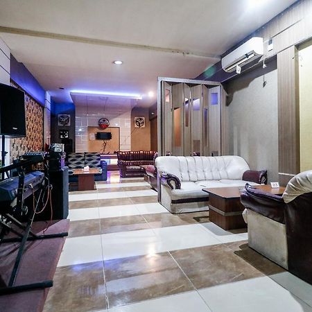 Reddoorz Plus Near Pasar Wisata פקאנבארו מראה חיצוני תמונה