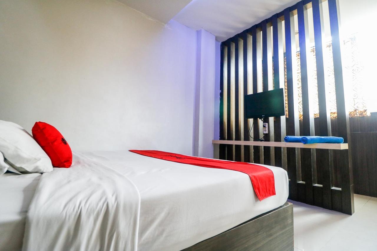 Reddoorz Plus Near Pasar Wisata פקאנבארו מראה חיצוני תמונה