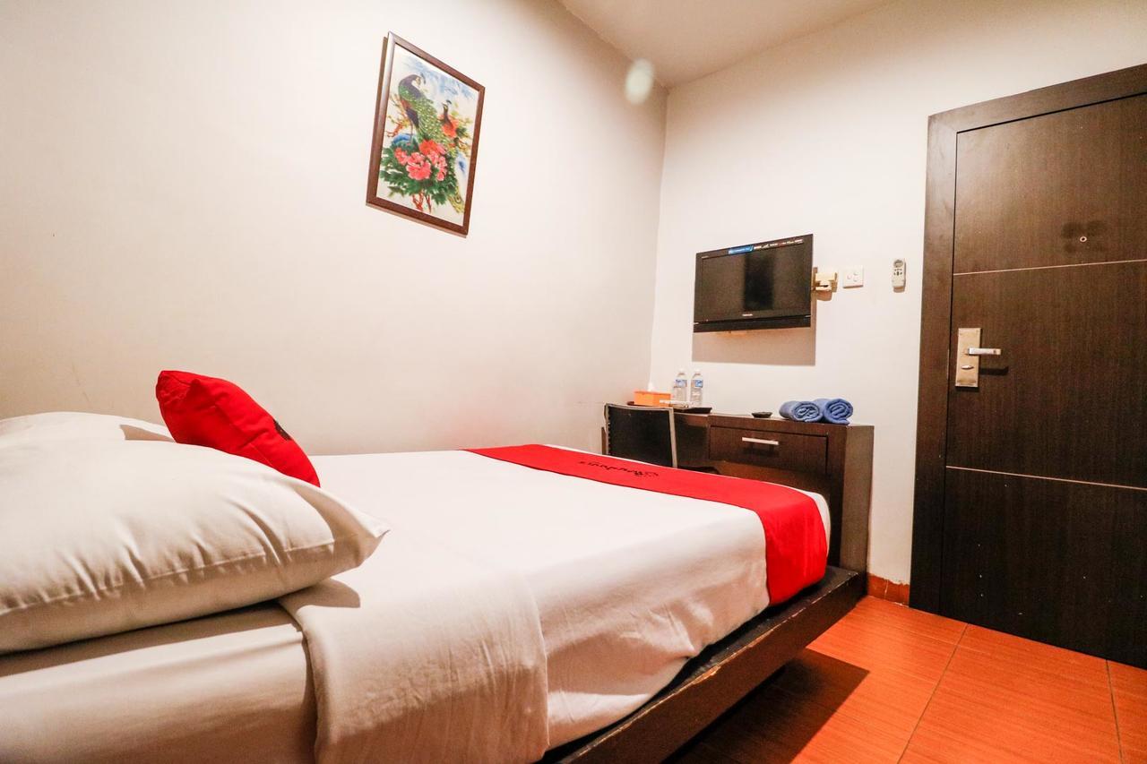 Reddoorz Plus Near Pasar Wisata פקאנבארו מראה חיצוני תמונה