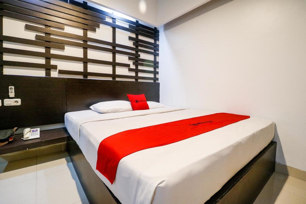 Reddoorz Plus Near Pasar Wisata פקאנבארו מראה חיצוני תמונה