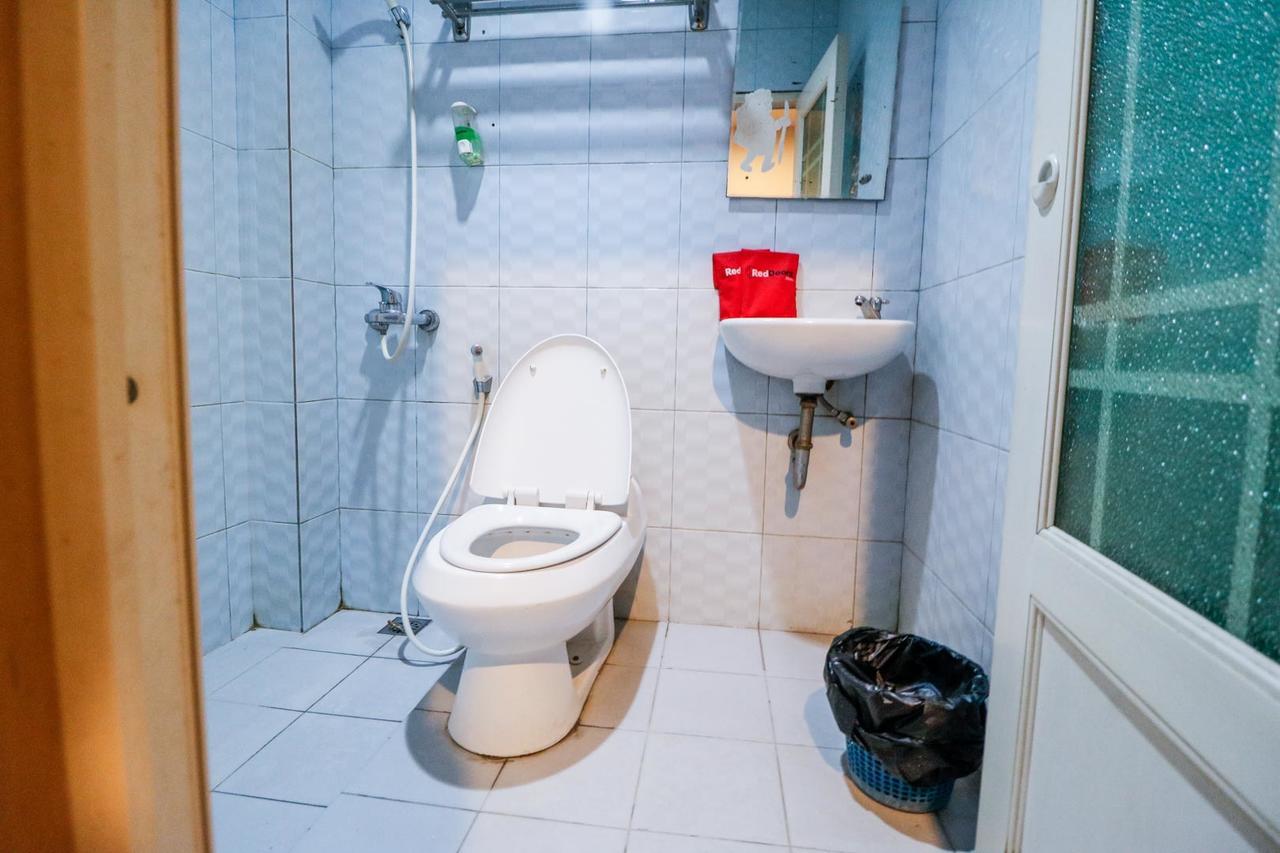 Reddoorz Plus Near Pasar Wisata פקאנבארו מראה חיצוני תמונה