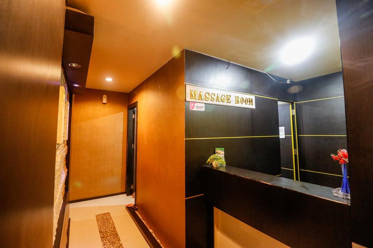 Reddoorz Plus Near Pasar Wisata פקאנבארו מראה חיצוני תמונה