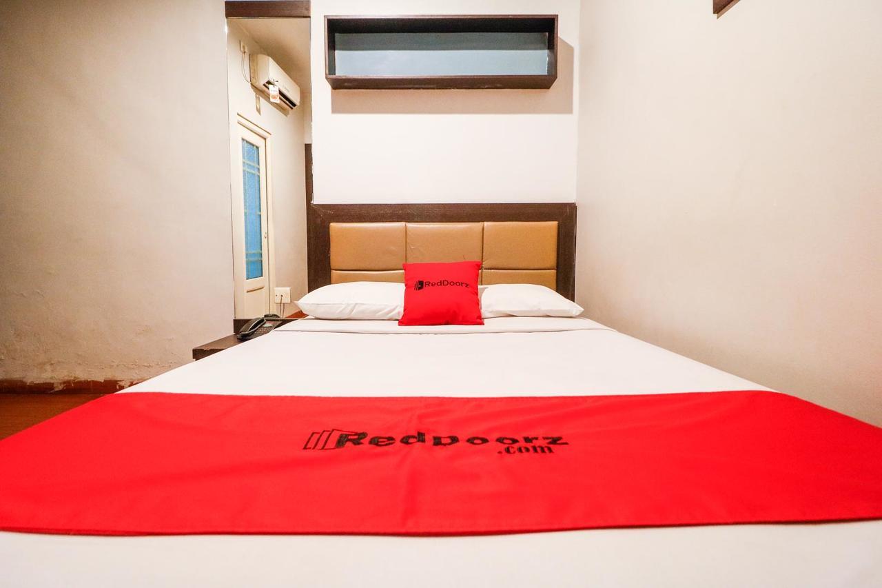 Reddoorz Plus Near Pasar Wisata פקאנבארו מראה חיצוני תמונה