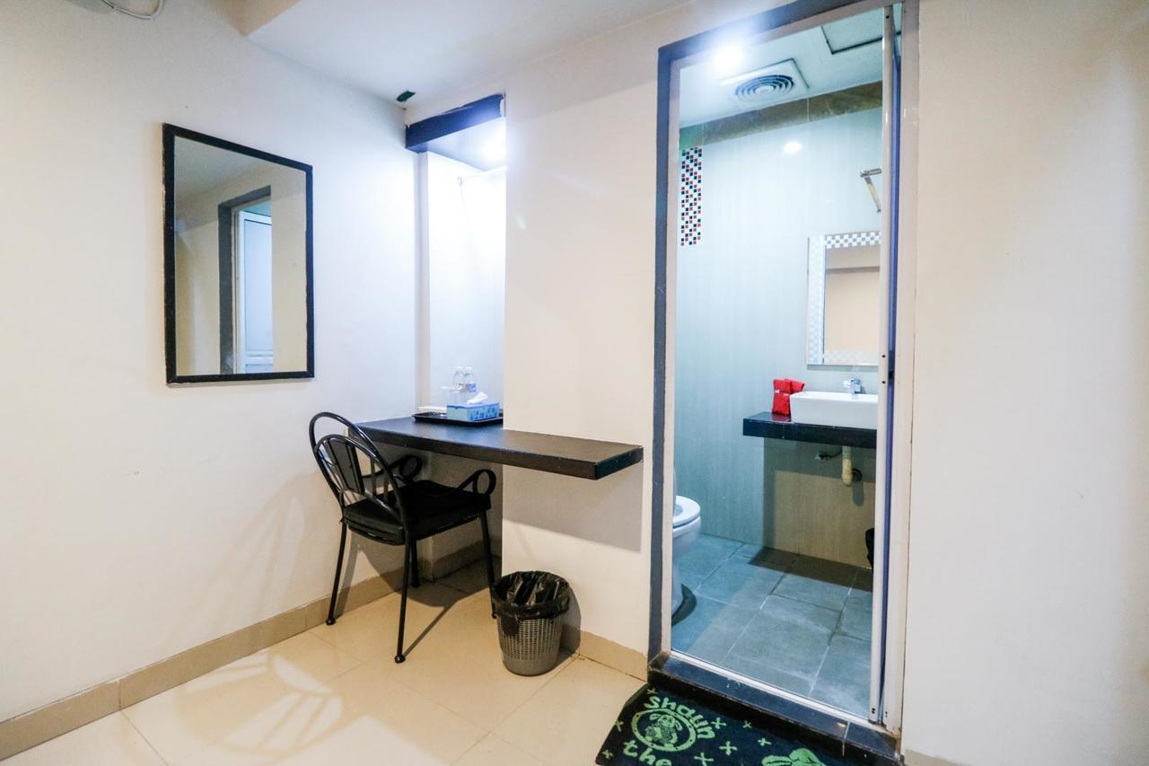 Reddoorz Plus Near Pasar Wisata פקאנבארו מראה חיצוני תמונה